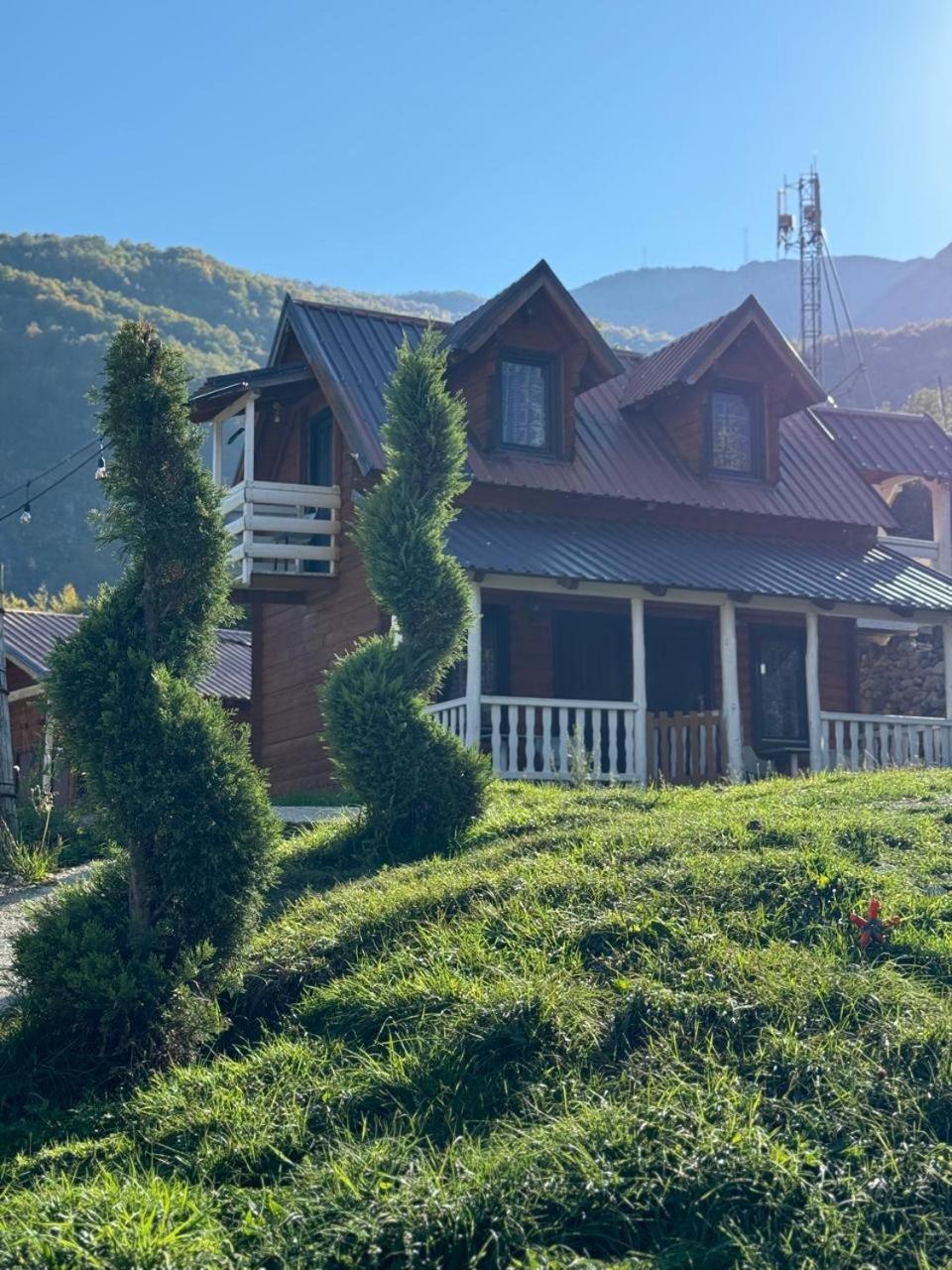 Thethi Paradise Hotel & Restaurant 外观 照片