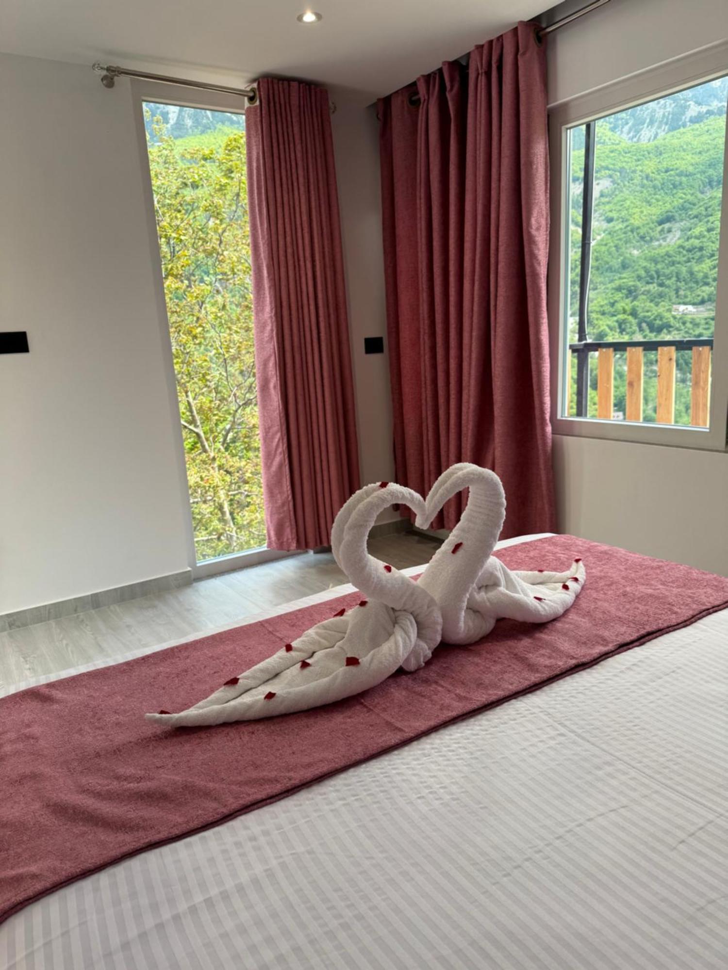 Thethi Paradise Hotel & Restaurant 外观 照片
